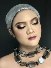 Professional Make Up Course 23